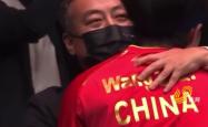 关于泰山今日表现抢眼，姆巴佩整场无解，教练赛后亲自拥抱的信息