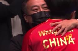 关于泰山今日表现抢眼，姆巴佩整场无解，教练赛后亲自拥抱的信息